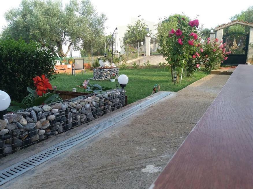 Dora'S Garden Villa Alexandrópolis Exterior foto